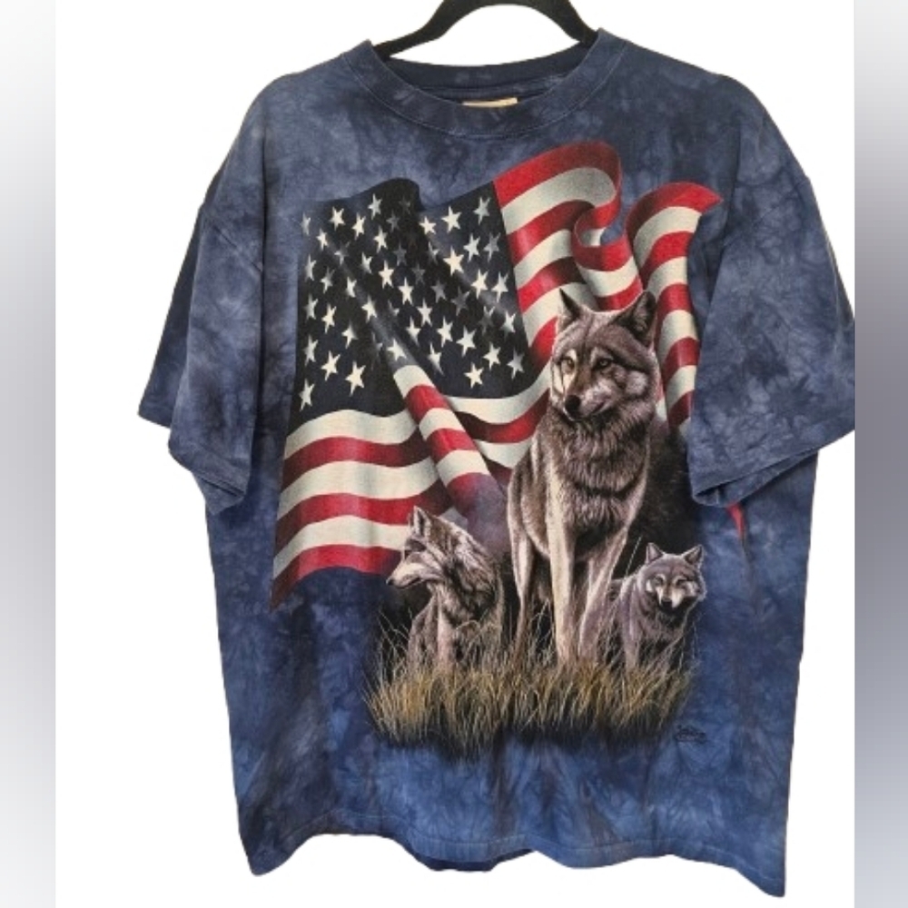 The Mountain Blue Wolf Made in U.S.A. Graphic Men's T-Shirt Size Large